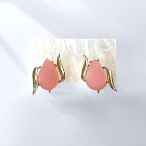 Vintage Pink Thermoset Screw Back Earrings